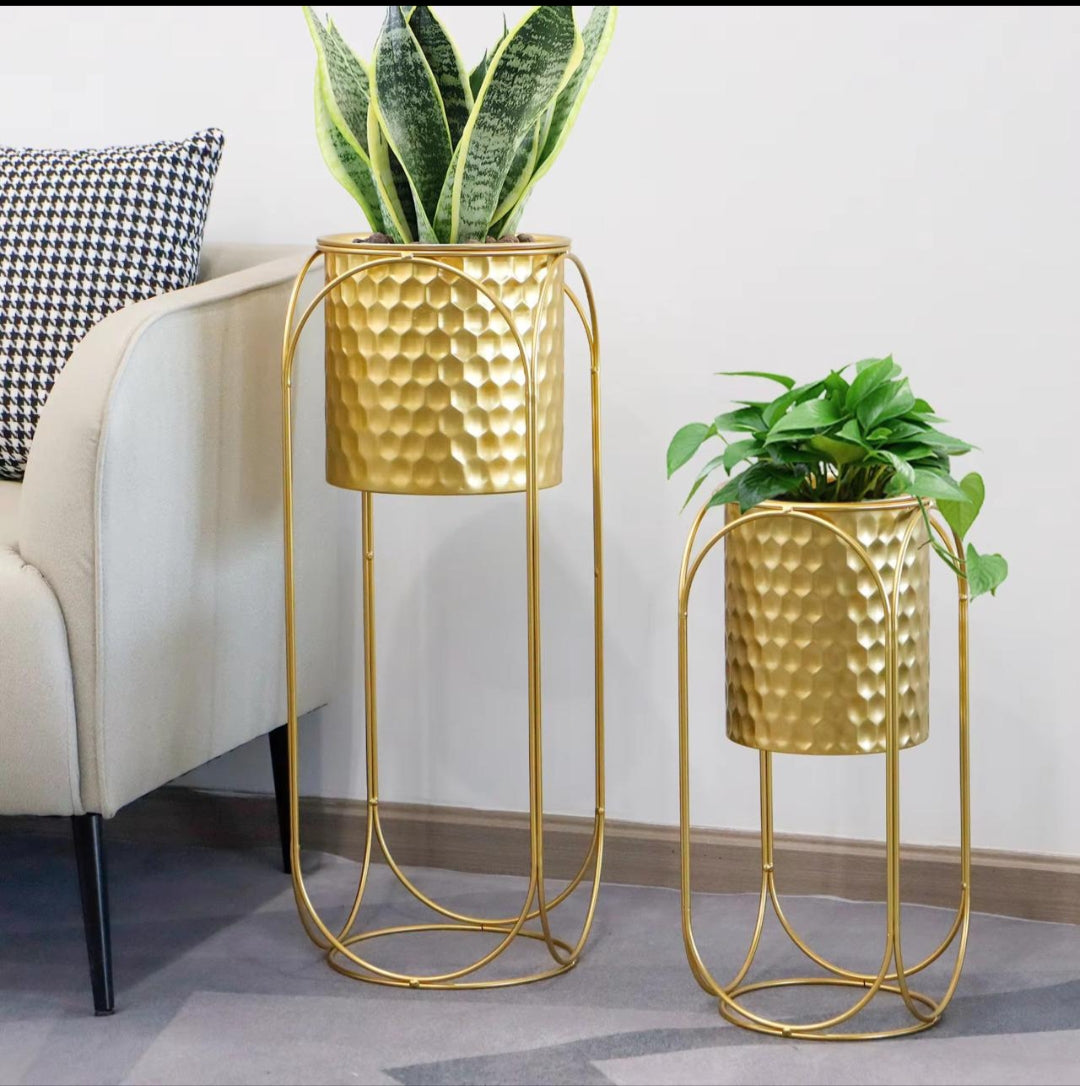 Golden Metal Planter Stand Set – Modern Flower Pots with Hammered Design (2 Sizes)